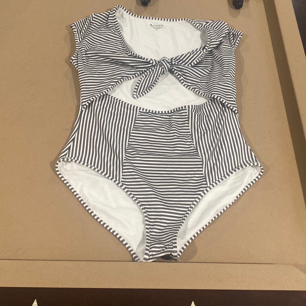 Athleta Swimsuit Sz XL